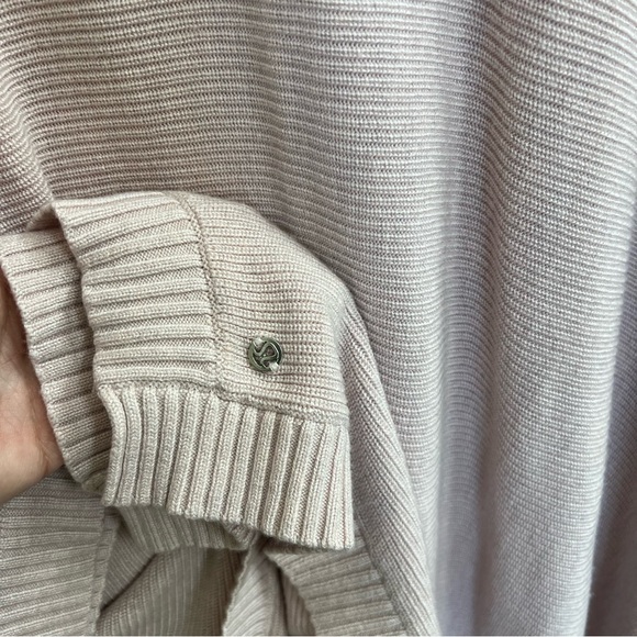 Lululemon Divinity Poncho in Pink, One Size - Picture 8 of 8